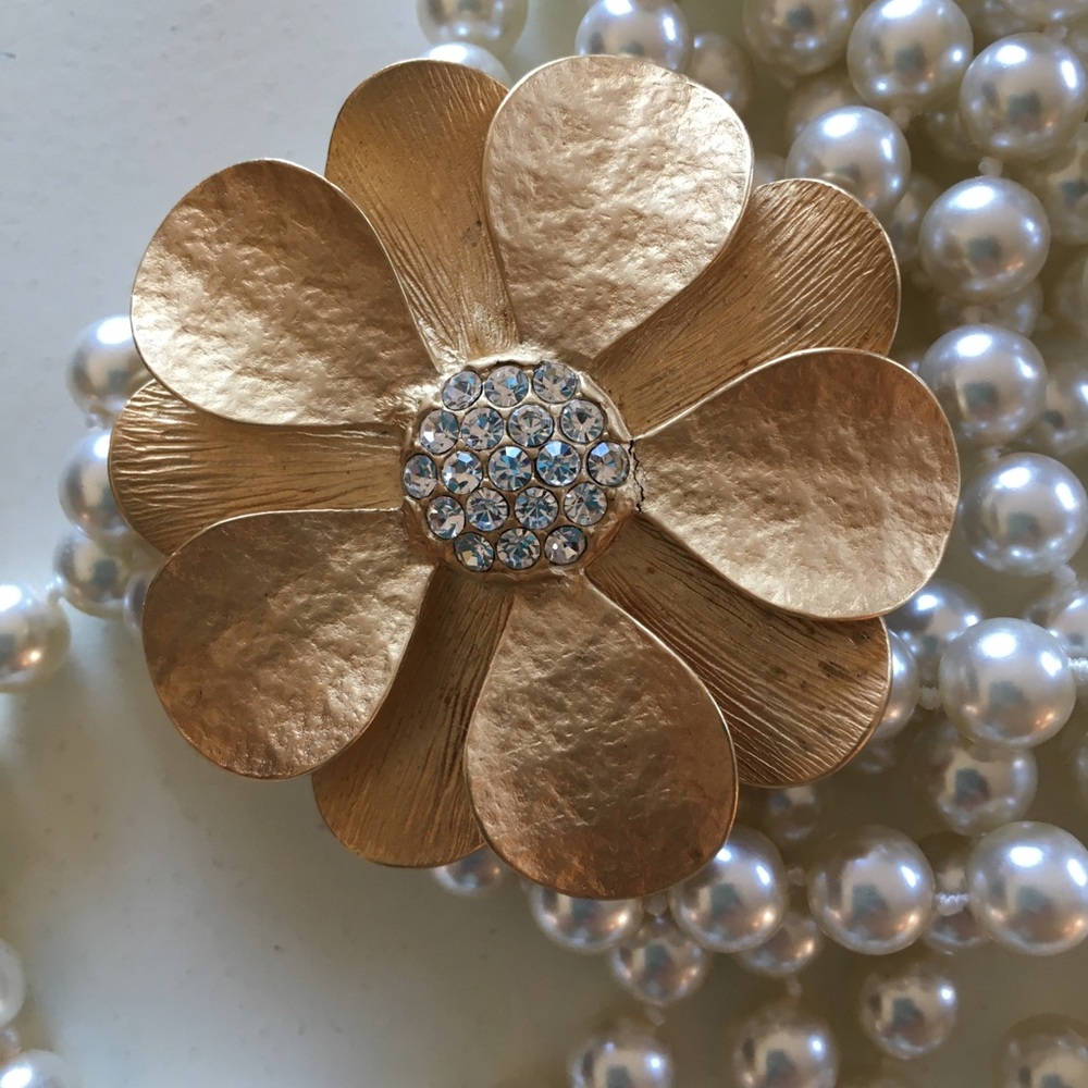 Gold Premier Designs flower pin - brooch
